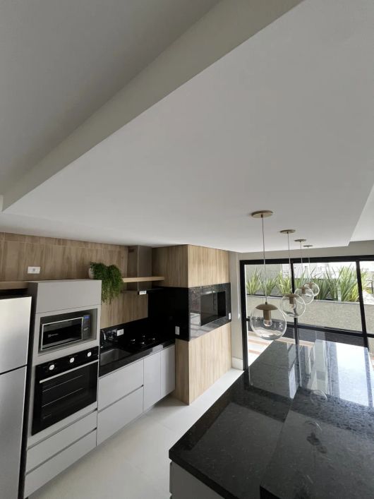Apartamento decorado e porteira fechada para venda com 55m² e 1 vagas em Curitiba