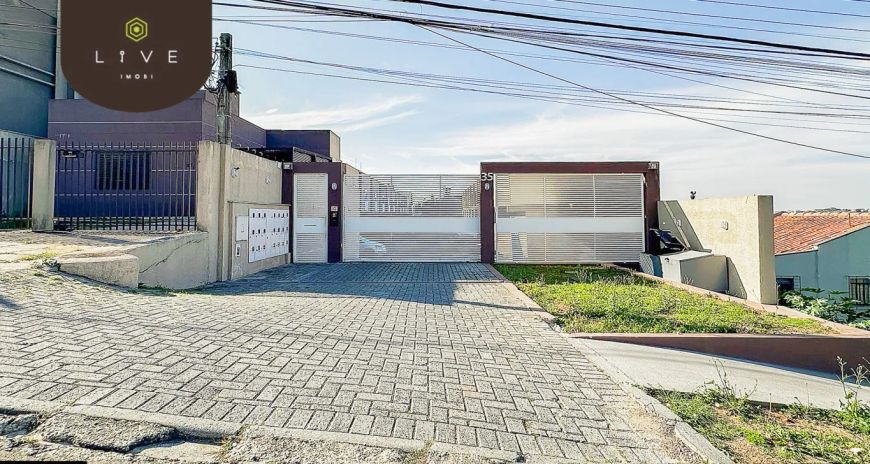 Sobrado no Condomínio Vista Serra III, condomínio fechado, 03 quartos, 01 suíte no bairro Alto!