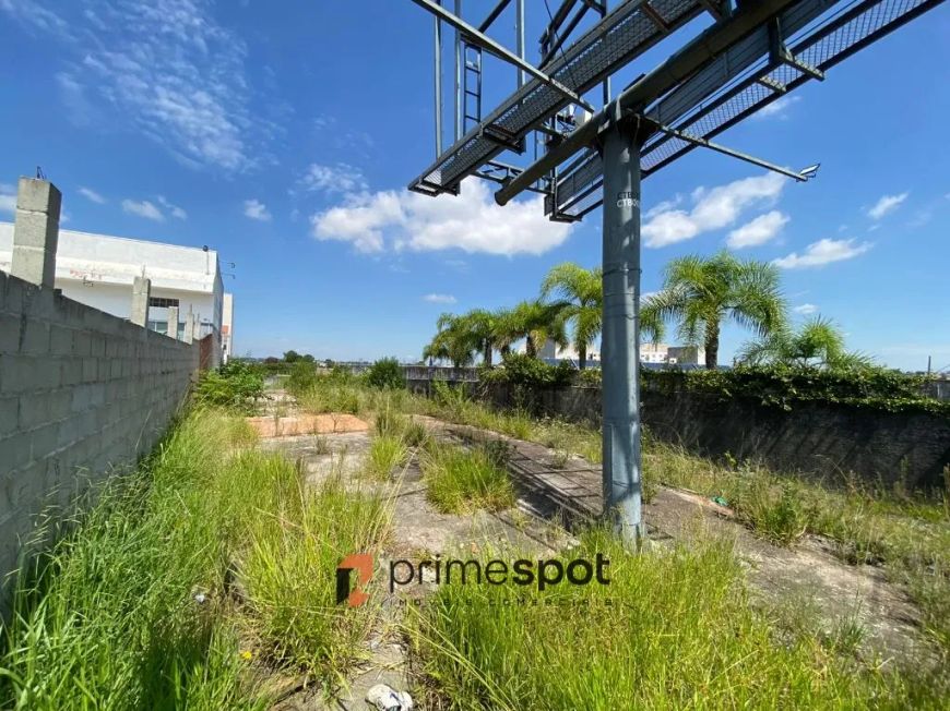 Terreno de 684 metros quadrados - Av. das Torres