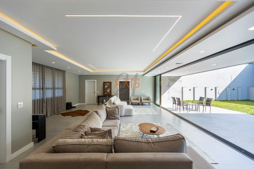 Casa nova, moderna e ensolarada!