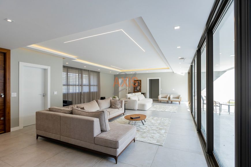 Casa nova, moderna e ensolarada!