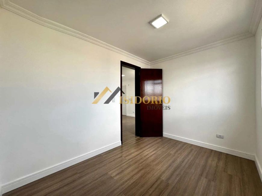 APARTAMENTO NO GANCHINHO! 02 QUARTOS, VAGA DE GARAGEM
