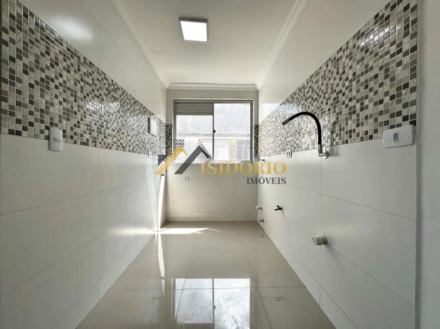 APARTAMENTO NO GANCHINHO! 02 QUARTOS, VAGA DE GARAGEM