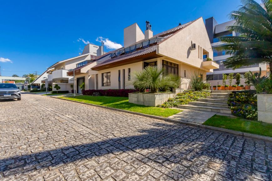 CASA EM CONDOMINIO FECHADO NO BAIRRO SEMINÁRIO - Curitiba - PR