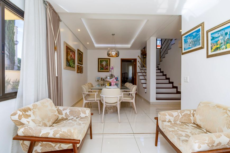 CASA EM CONDOMINIO FECHADO NO BAIRRO SEMINÁRIO - Curitiba - PR