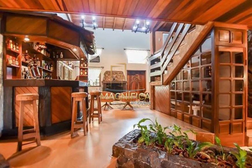 CASA com 5 dormitórios à venda por R$ 1.970.000,00 no bairro Ahú - CURITIBA / PR