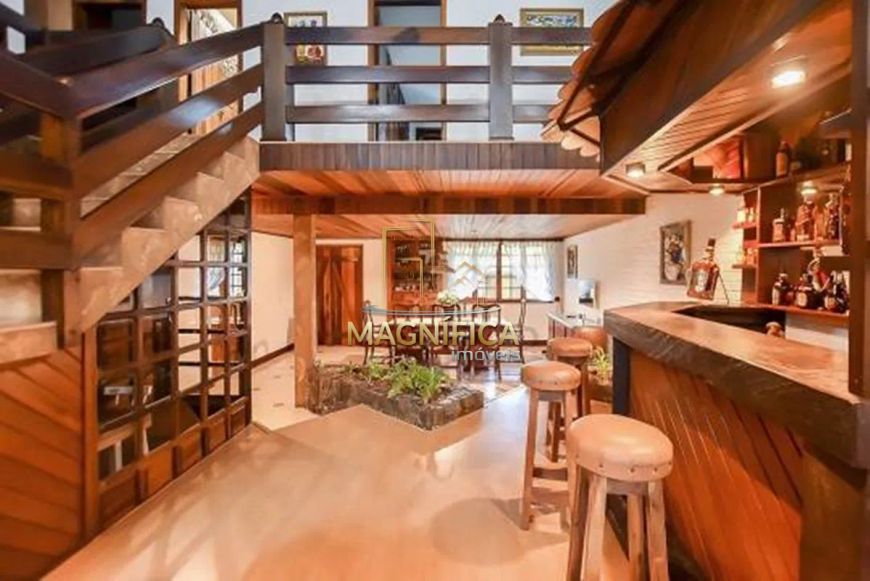 CASA com 5 dormitórios à venda por R$ 1.970.000,00 no bairro Ahú - CURITIBA / PR