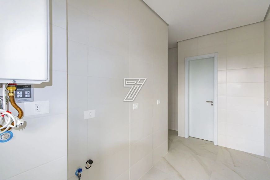 Apartamento a venda Agua Verde possui 187 m2 com 3 suites 3 vagas garagem