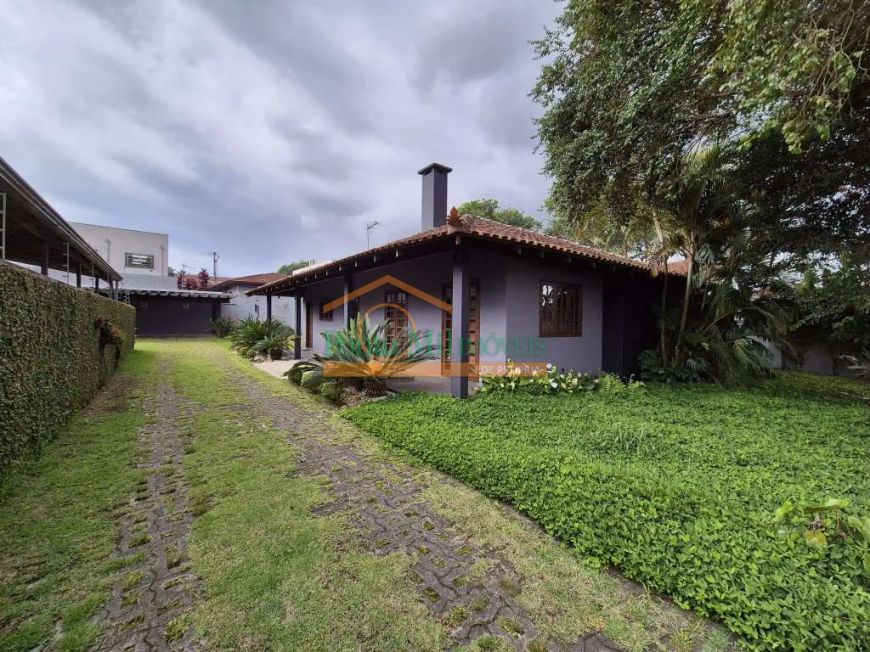 CASA com 3 dormitórios à venda com 230m² no bairro Santa Felicidade - CURITIBA / PR