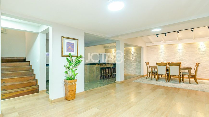 SOBRADO COM 4 QUARTOS, HOME OFFICE E ÁTICO NO SANTO INÁCIO Casa com 3 quartos, home officee ático -