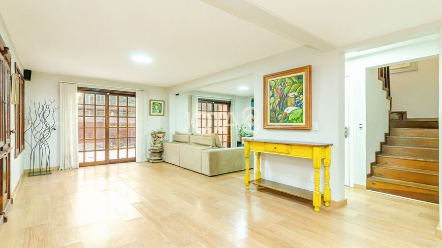 SOBRADO COM 4 QUARTOS, HOME OFFICE E ÁTICO NO SANTO INÁCIO Casa com 3 quartos, home officee ático -