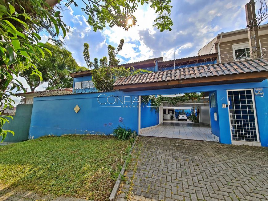 Casa de 4 quartos com Suíte à Venda no bairro Água Verde em Curitiba/PR - Confiancce Imóveis