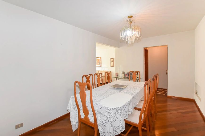 Imóvel para venda possui 133 metros quadrados com 3 quartos em Bigorrilho - Curitiba - PR