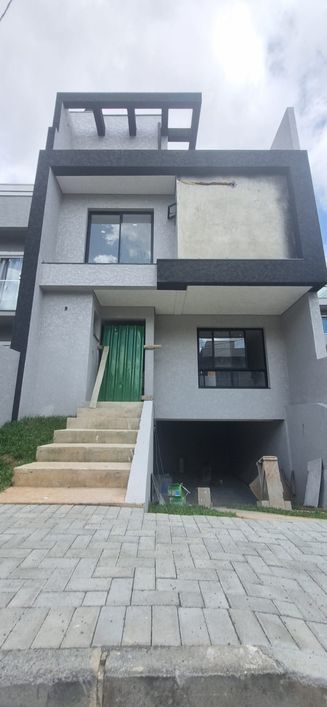 TRIPLEX 3 QUARTOS COM 1 SUITE NO PINHEIRNHO