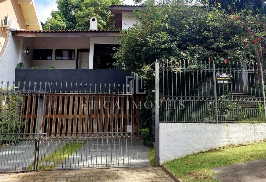 CASA com 3 dormitórios à venda com 653m² por R$ 2.500.000,00 no bairro Seminário - CURITIBA / PR