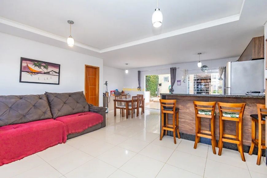 Sobrado à venda 3 quartos 1 suite no Bairro Alto.