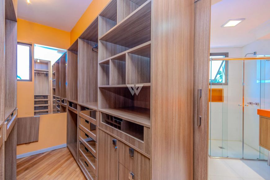 Apartamento no Bigorrilho, Ed Belair, prox Pça Ucrania, 260m, 4 qtos, 2 suites, 3 vagas, um por anda