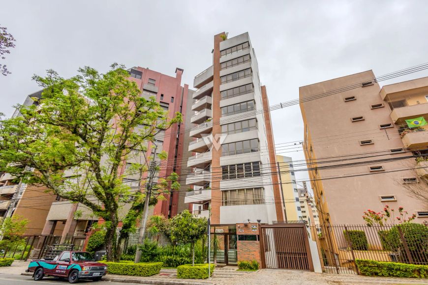 Apartamento no Bigorrilho, Ed Belair, prox Pça Ucrania, 260m, 4 qtos, 2 suites, 3 vagas, um por anda