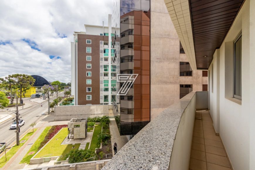 Apartamento para venda possui 101 metros quadrados com 3 quartos em Juvevê - Curitiba - PR