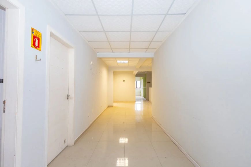 Sala Comercial para alugar por R$ 6900.00, 270.00 m2 - SITIO CERCADO - CURITIBA/PR
