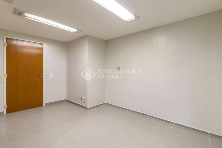 SALA COMERCIAL Á VENDA NO CENTRO HIRTÓRICO DE PORTO ALEGRE