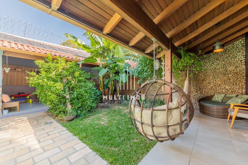 Casa em condomínio 4 dorms 257m² pátio com piscina no Ecoville