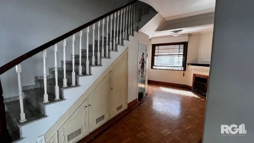 Excelente casa à venda na Cidade Baixa &lt;BR&gt;&lt;BR&gt;A casa possui 4 quartos, sendo 2 suítes,