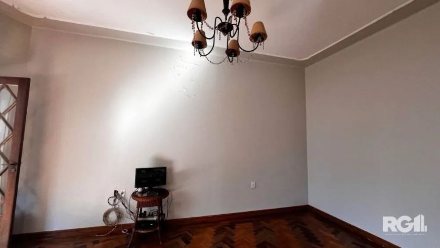 Excelente casa à venda na Cidade Baixa &lt;BR&gt;&lt;BR&gt;A casa possui 4 quartos, sendo 2 suítes,