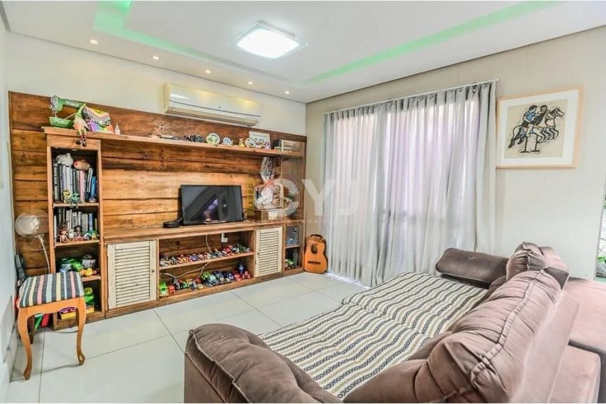 CASA EM CONDOMÍNIO 4 DORMITÓRIOS E 2 VAGAS.