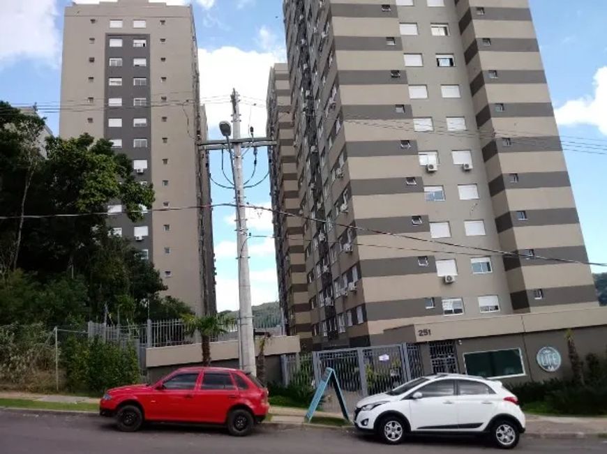 EXCELENTE APARTAMENTO! 02 DORMITORIOS, SALA AMPLA, COZINHA, BANHEIRO SOCIAL E AREA DE SERVICO. DECIM