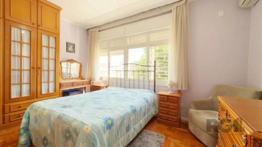 Apartamento 3 dormitórios; sala de estar/jantar; circulação; gabinete; banheiro; cozinha; área de se