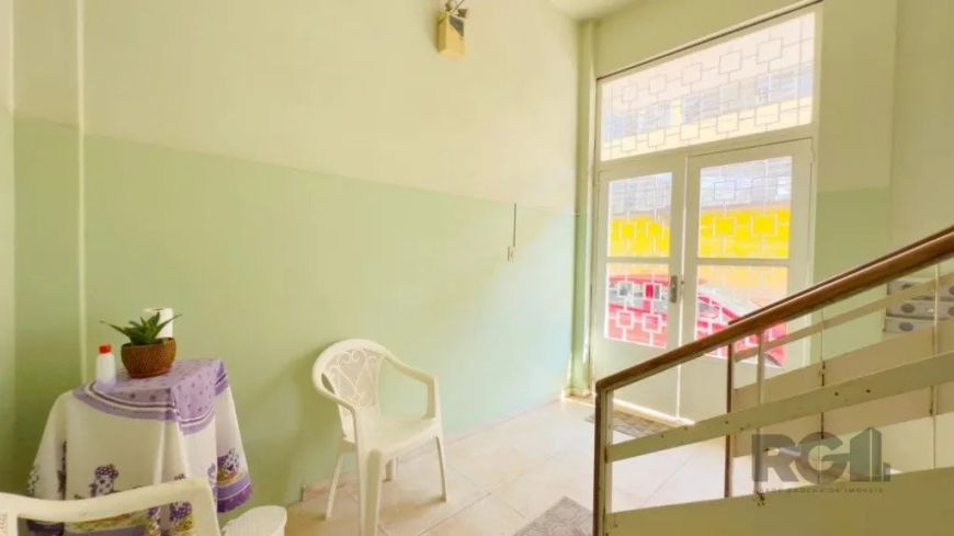 Apartamento 3 dormitórios; sala de estar/jantar; circulação; gabinete; banheiro; cozinha; área de se