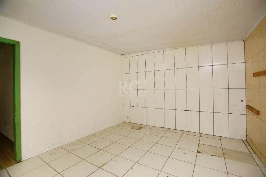 Casa bem localizada no Bairro Jardim Carvalho em Porto Alegre bem pertinho Av. Protásio Alves e Av.