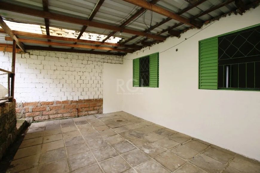 Casa bem localizada no Bairro Jardim Carvalho em Porto Alegre bem pertinho Av. Protásio Alves e Av.