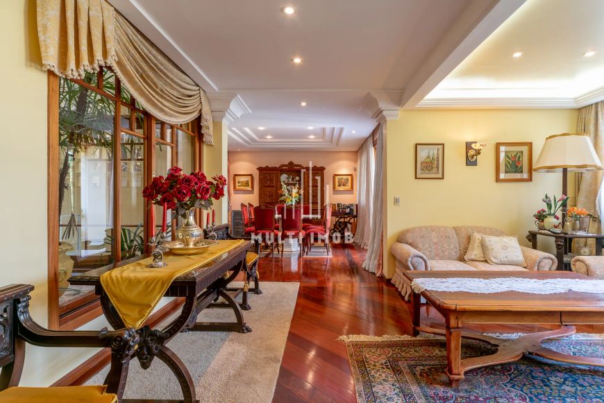 Casa com 4 Suítes no Chácara das Pedras