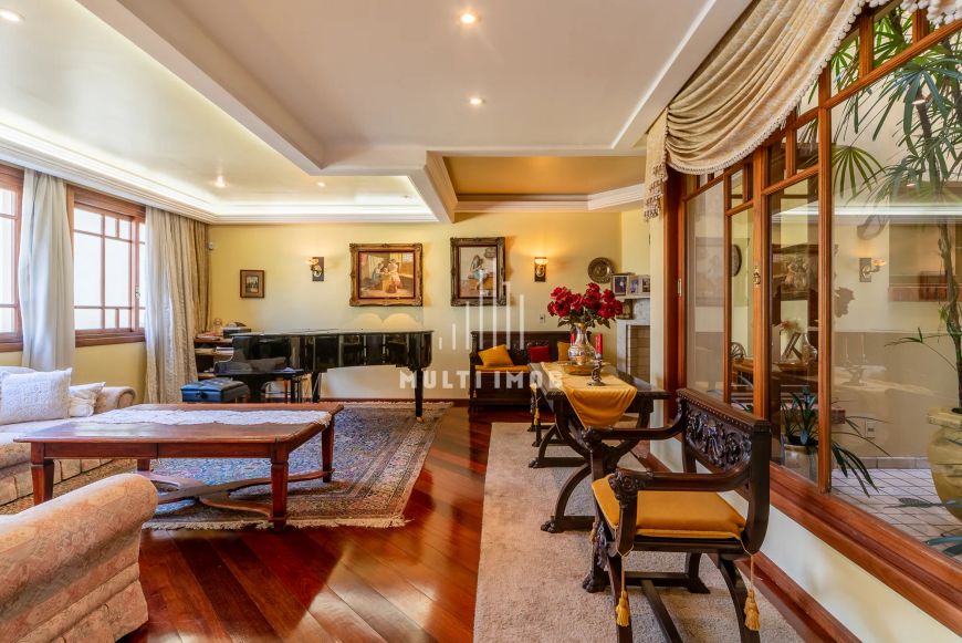 Casa com 4 Suítes no Chácara das Pedras