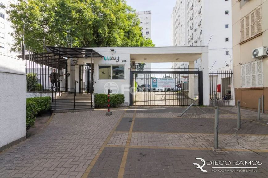 Imóvel para venda possui 70 metros quadrados com 3 quartos em Partenon - Porto Alegre - RS