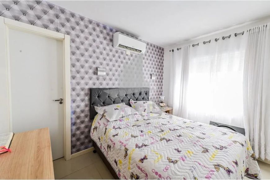 PORTO ALEGRE - Apartamento Padrão - Camaquã