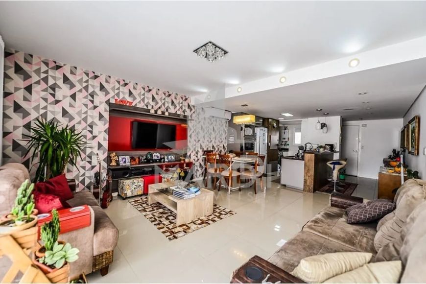 PORTO ALEGRE - Apartamento Padrão - Camaquã