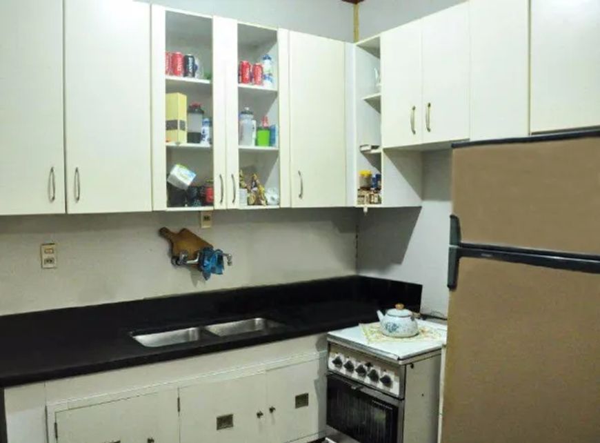 Apartamento no bairro Independência, próximo ao Colégio Bom Conselho. Com 2 dormitórios sendo 1 suít