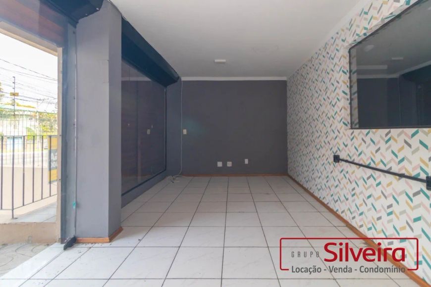LOJA COM 42M² NA AV NONOI.