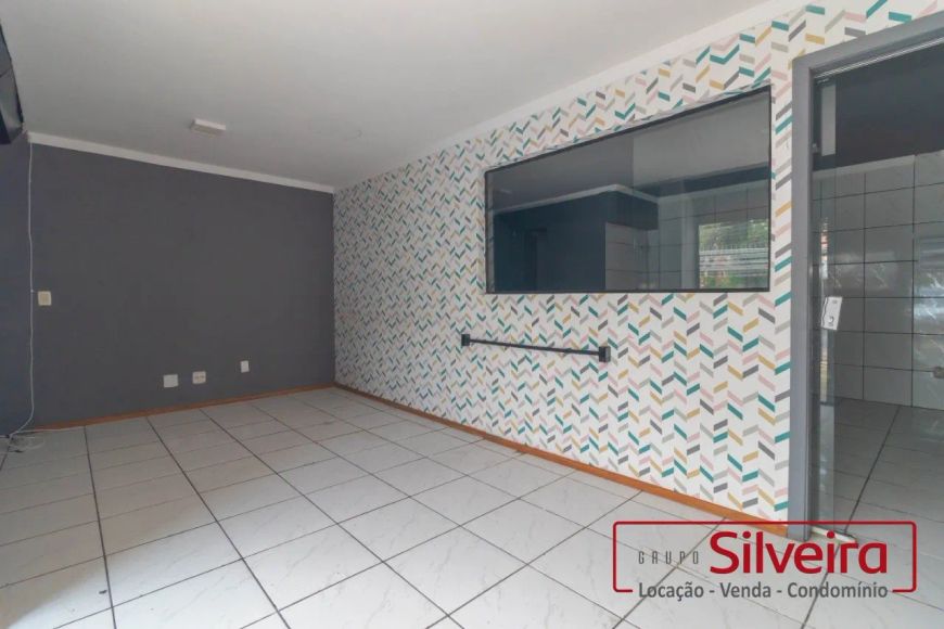 LOJA COM 42M² NA AV NONOI.