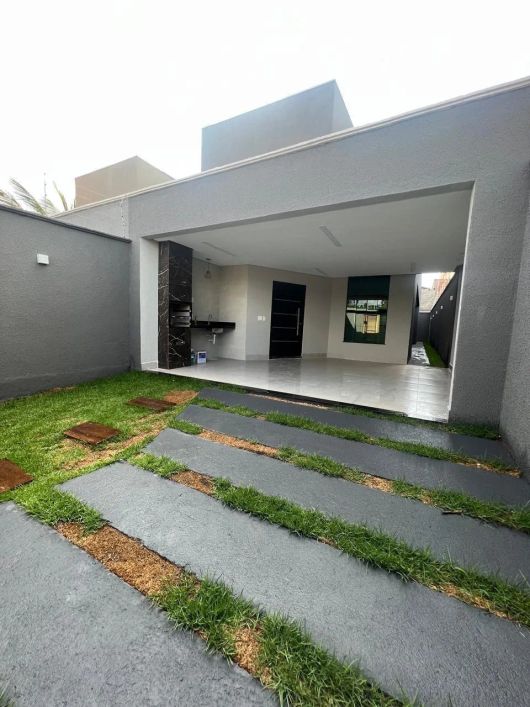linda casa no setor santa Rita !