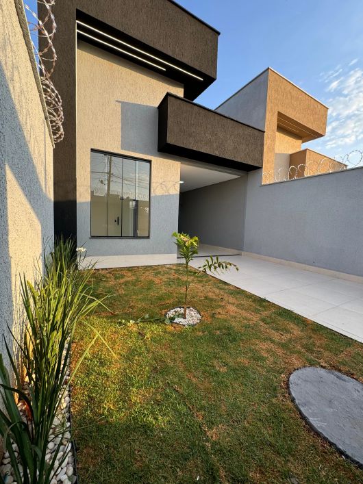 Casa com 3 quartos para venda no Bairro Goiá