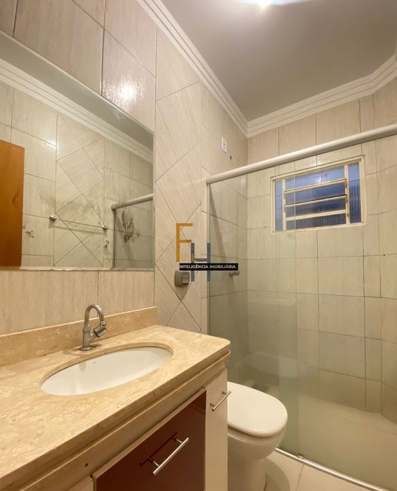 CASA NO JARDIM PRESIDENTE I 3 QUARTOS I 1 SUITE I REPLETO EM ARMARIOS I 3 VAGAS