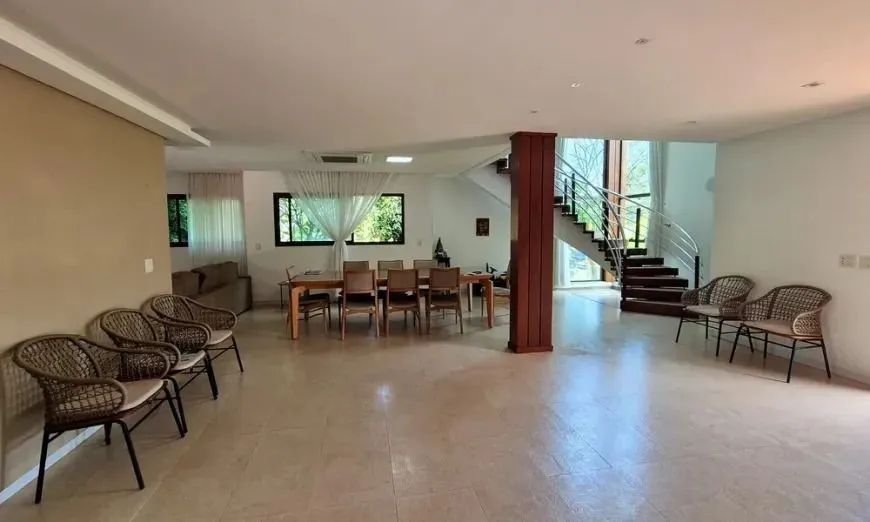 Sobrado para venda com 371 metros quadrados com 3 quartos