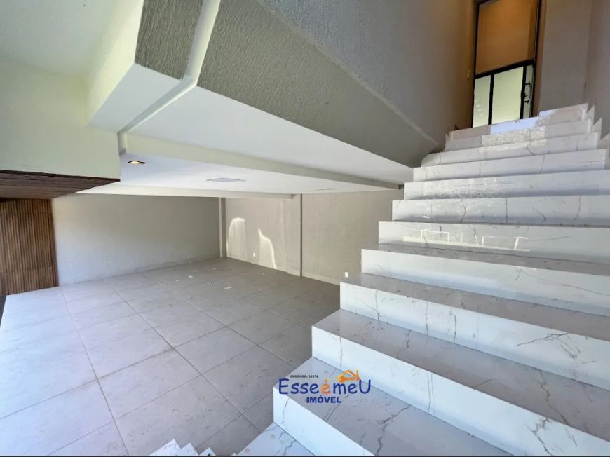 Linda casa Térrea Condomínio do Lago de frente para mata, 4 quartos, 3suítes, piscina com hidro