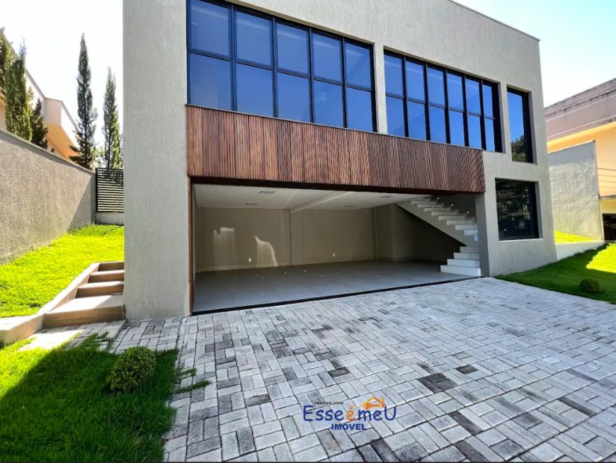 Linda casa Térrea Condomínio do Lago de frente para mata, 4 quartos, 3suítes, piscina com hidro