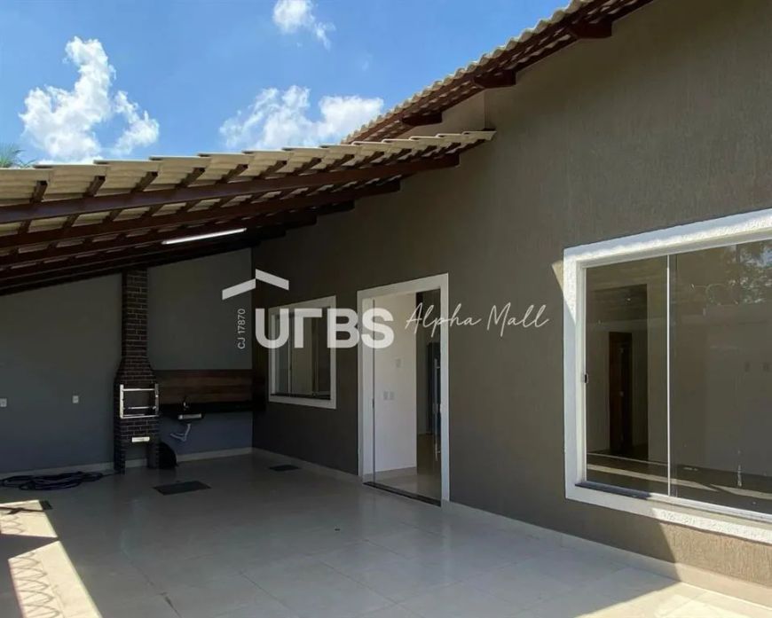Casa de esquina belíssima com 3 quartos - Jardim Itaipu