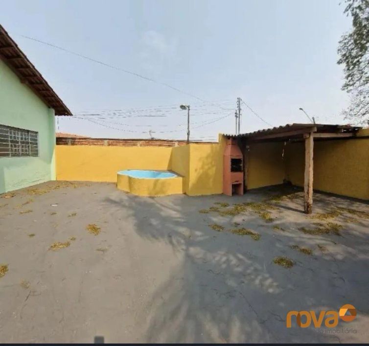 Casa de Rua 3 quartos com suíte 5 vagas de garagem